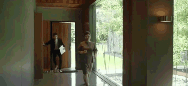 嘉多彩丨在中國(guó)，擁有《寄生蟲(chóng)》里的“豪宅”一共分幾步？.gif